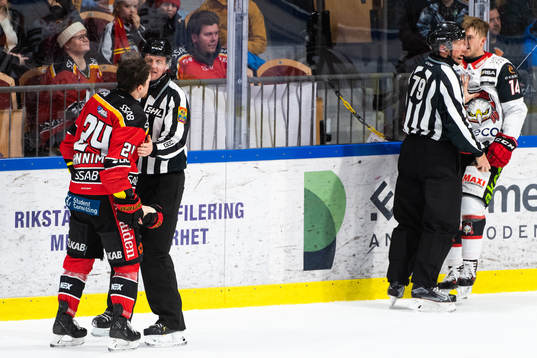Luleås Brendan Shinnimin och Malmö Redhawks Carl-Johan
