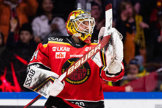 Luleås målvakt Joel Lassinantti jublar