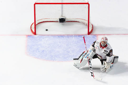 Malmö Redhawks målvakt Daniel Marmenlind deppar
