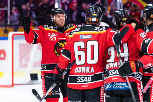Luleås Linus Omark jublar
