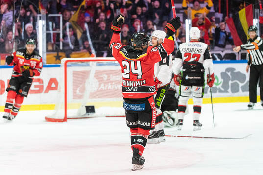 Luleås Brendan Shinnimin jublar