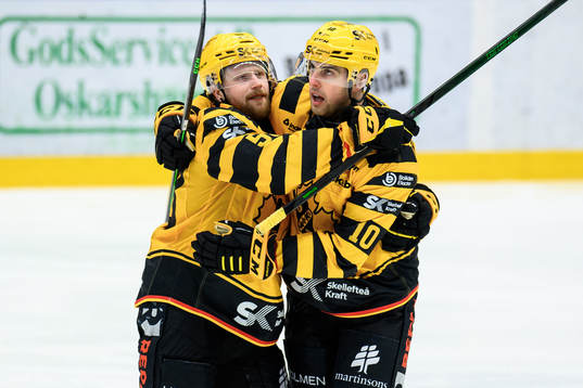 Skellefteås Joakim Lindström jublar