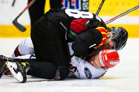 Brynäs Dmytro Timashov och Frölundas Mats Rosseli Olsen