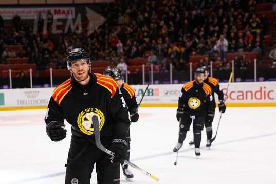Brynäs Oscar Eklind jublar
