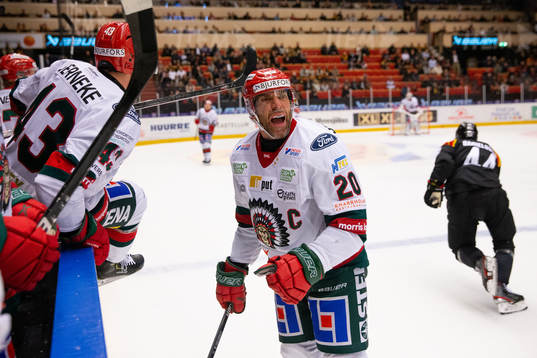 Frölundas Joel Lundqvist reagerar