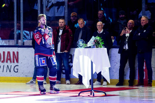 Linköpings Sebastian Karlsson hyllas