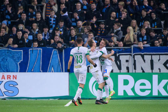 Varbergs Alexander Johansson  och Victor Karlsson jublar