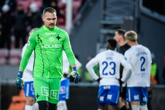 IFK Norrköpings målvakt Oscar Jansson deppar