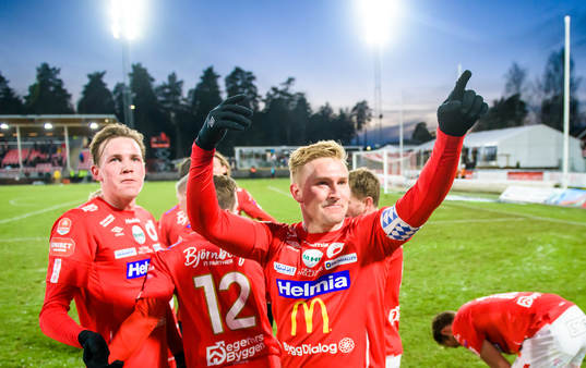 Degerfors Oliver Ekroth jublar