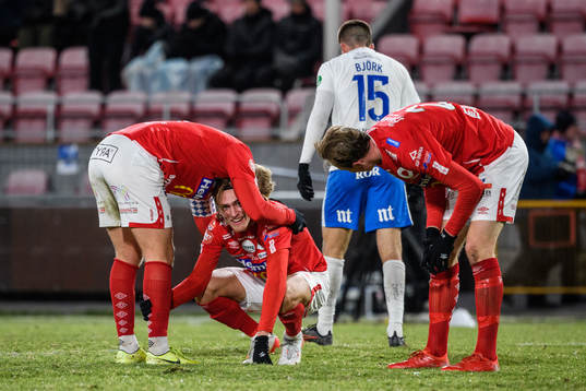 Degerfors Oliver Ekroth och Gustav Granath jublar