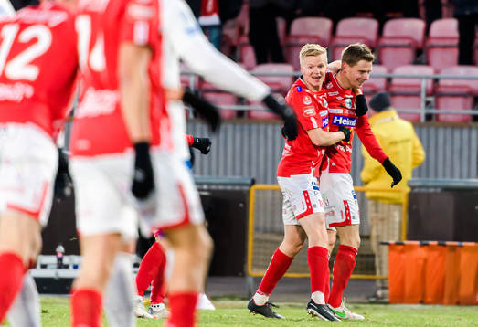 Degerfors Karl Axel Lindahl och Johan Bertilsson jublar