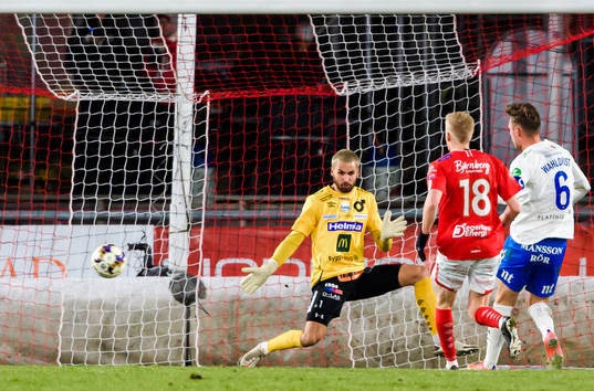 Degerfors målvakt Alfie Malik Whiteman