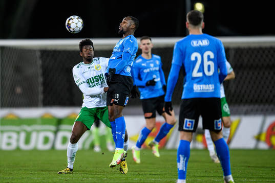 Hammarbys Aziz Mohammed Ouattara och Halmstads Sadat Karim