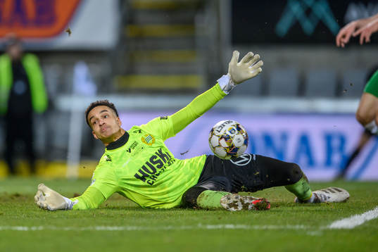 Hammarbys målvakt Oliver Dovin