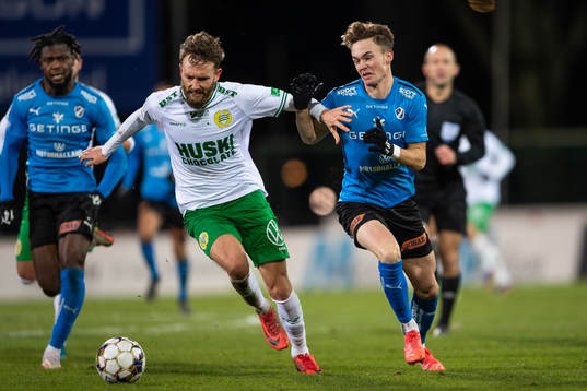 Hammarbys Simon Sandberg och Halmstads Alexander Johansson