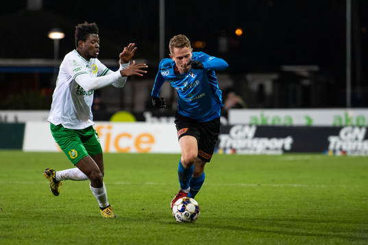 Hammarbys Aziz Mohammed Ouattara och Halmstads Andreas