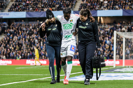Varbergs Gideon Mensah har ont