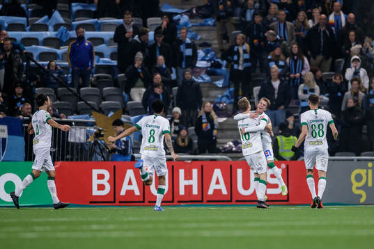 Varbergs Alexander Johansson och Victor Karlsson jublar