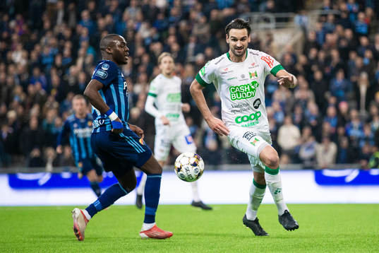 Djurgårdens Edward Chilufya och Varbergs Oliver Stanisic