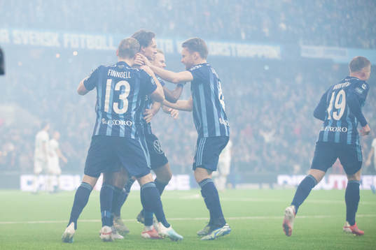Djurgårdens Edward Chilufya jublar