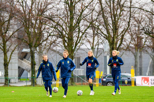 Julia Zigiotti Olme, Emma Berglund, Hanna Glas and Mimmi