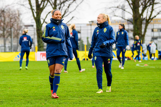Madelen Janogy and Hanna Bennison of the Swedish women's