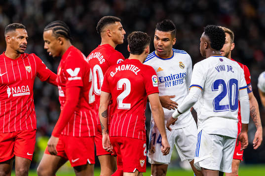 Gonzalo Montiel of Sevilla and Casemiro of Real Madrid