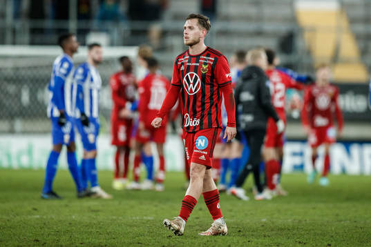 Östersunds Charlie Colkett deppar