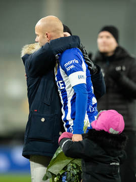 IFK Göteborgs Patrik Karlsson Lagemyr  kramar om Robin
