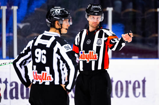 Domare Olov Lundqvist dömer mål
