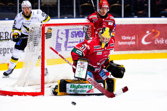 Modos målvakt Henrik Tikkanen