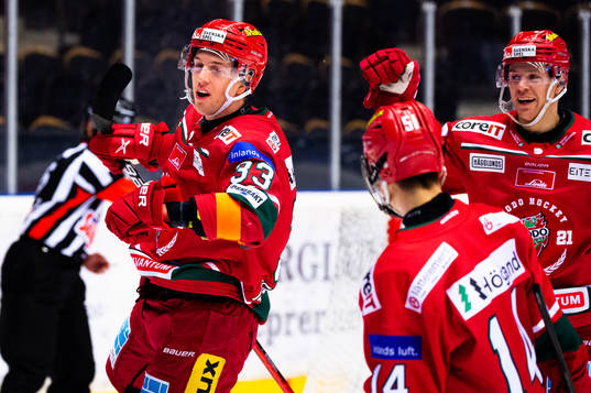 Modos Max Tjernström jublar