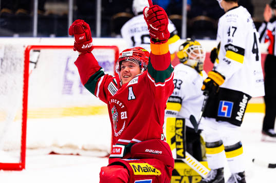 Modos Oscar Pettersson jublar