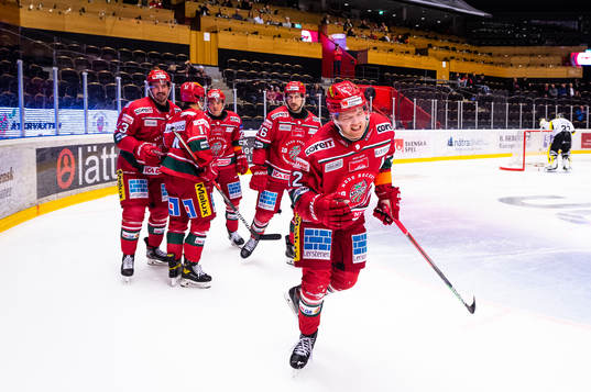 Modos Oscar Pettersson jublar