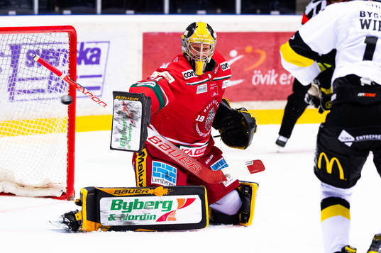 Modos målvakt Henrik Tikkanen