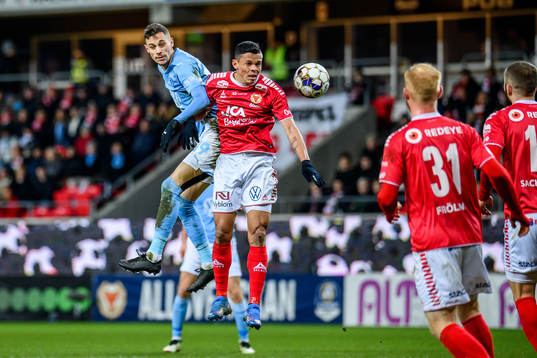 Malmö FFs Veljko Birmancevic och Kalmars Romario Pereira