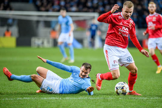 Malmö FFs Eric Larsson och Kalmars Sebastian Ring