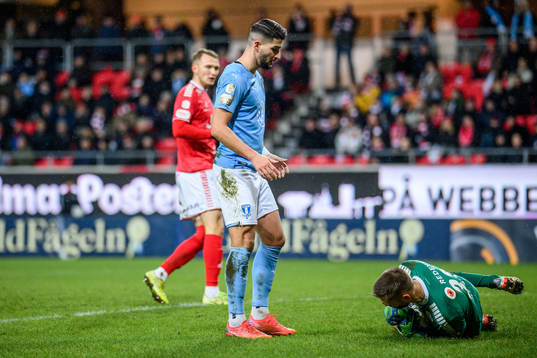 Malmö FFs Antonio Colak och Kalmars målvakt Lucas Hägg