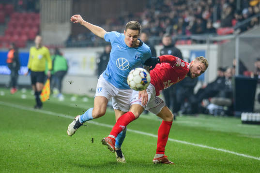 Malmö FFs Niklas Moisander och Kalmars Jonathan Ring