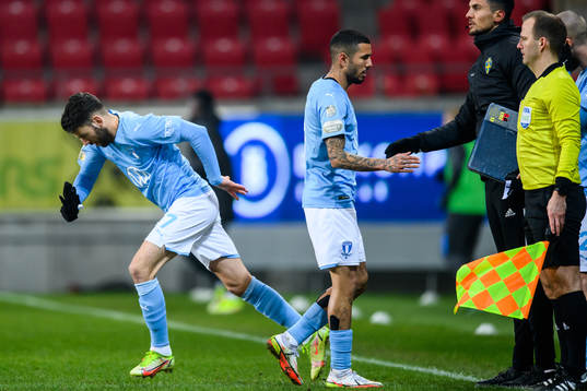 Malmö FFs Sergio Pena byts ut mot Erdal Rakip