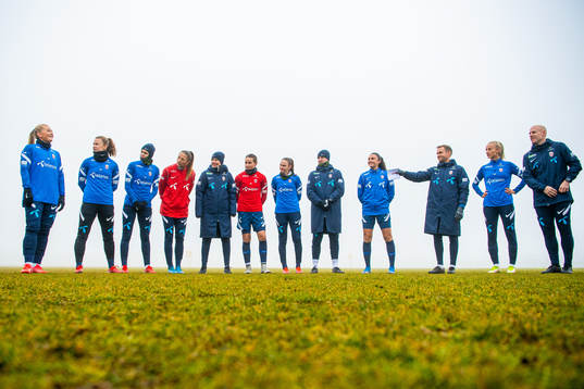 Lisa-Marie Karlseng Utland, Synne Skinnes Hansen, Karina