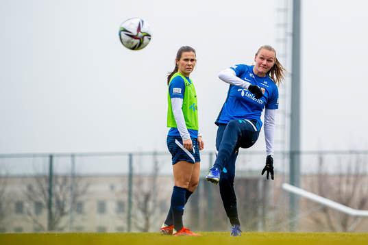 Emilie Bosshard Haavi and Frida Maanum of the Norwegian
