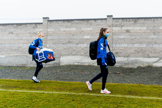 Karina Sævik and Vilde Hasund of the Norwegian women's