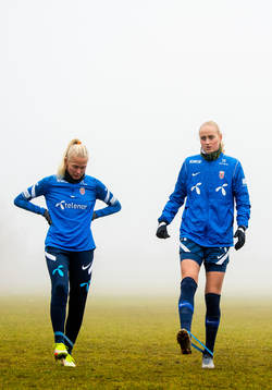 Guro Bergsvand and Emilie Bragstad of the Norwegian women's
