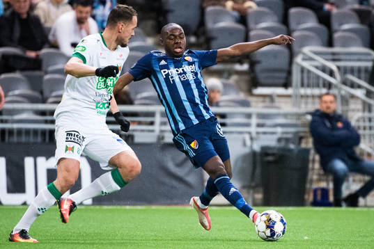 Varbergs Albert Ejupi och Djurgårdens Edward Chilufya