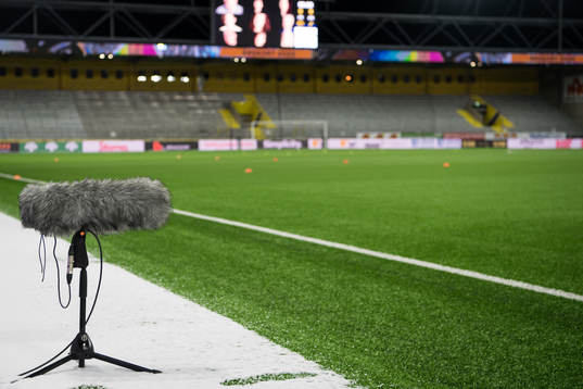En mikrofon för TV produktionen i snön