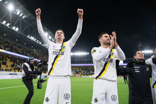 s Mikael Lustig jublar