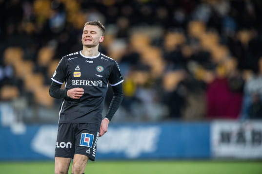 Örebros Jake Larsson deppar