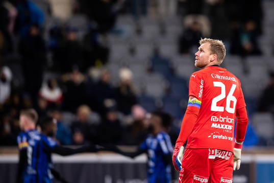 Häckens målvakt Peter Abrahamsson deppar