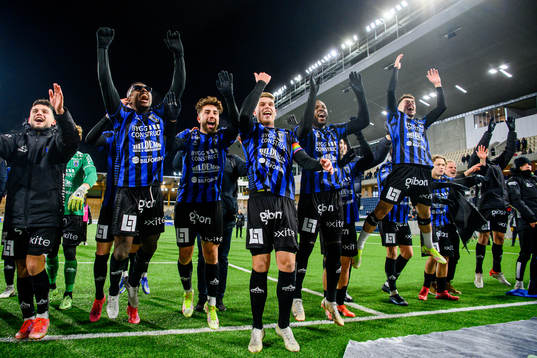 Sirius spelare jublar